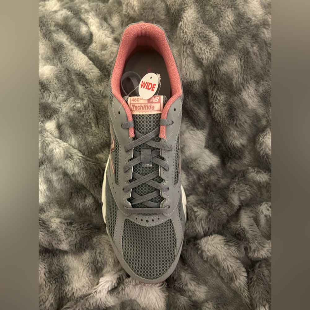 NWT New Balance Women’s 460s size 12D **right shoe only**